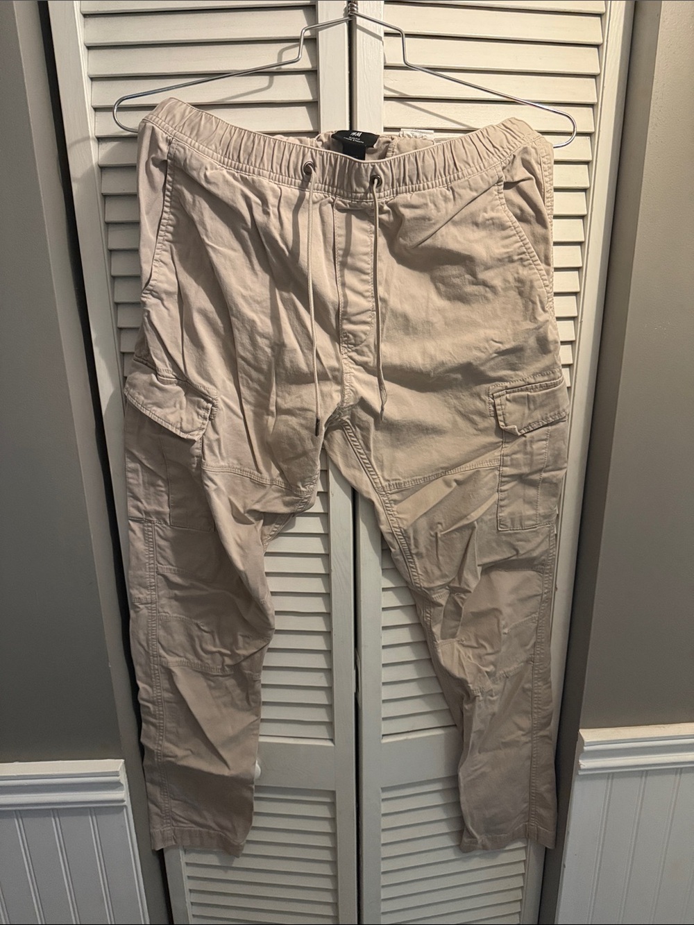 H&M Men's Light Beige Cargo Pants with Drawstring Waist